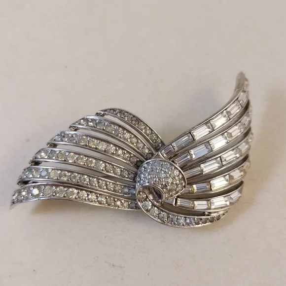 Art Deco Silver Women's Jewelry Brooch - Picture 2 of 16